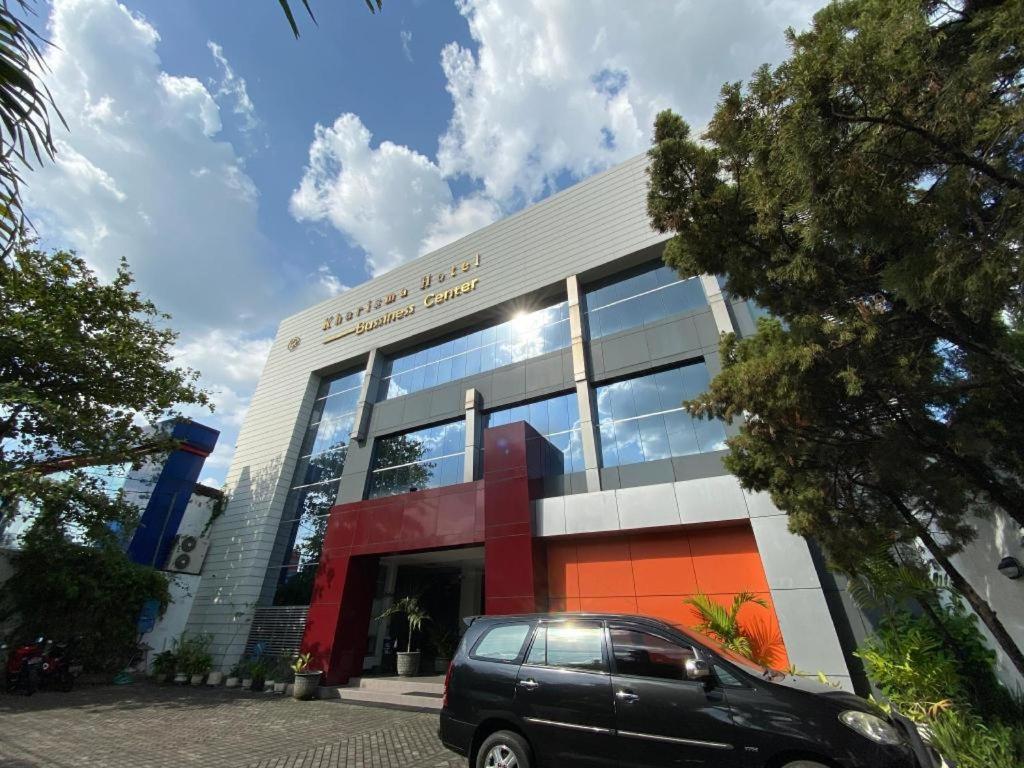 Kharisma Hotel Madiun Exterior foto
