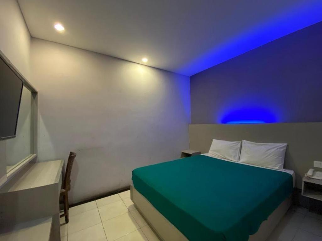 Kharisma Hotel Madiun Exterior foto