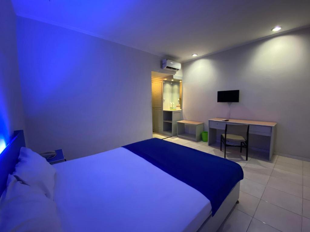 Kharisma Hotel Madiun Exterior foto