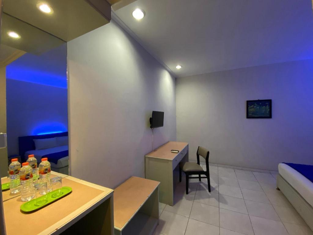 Kharisma Hotel Madiun Exterior foto