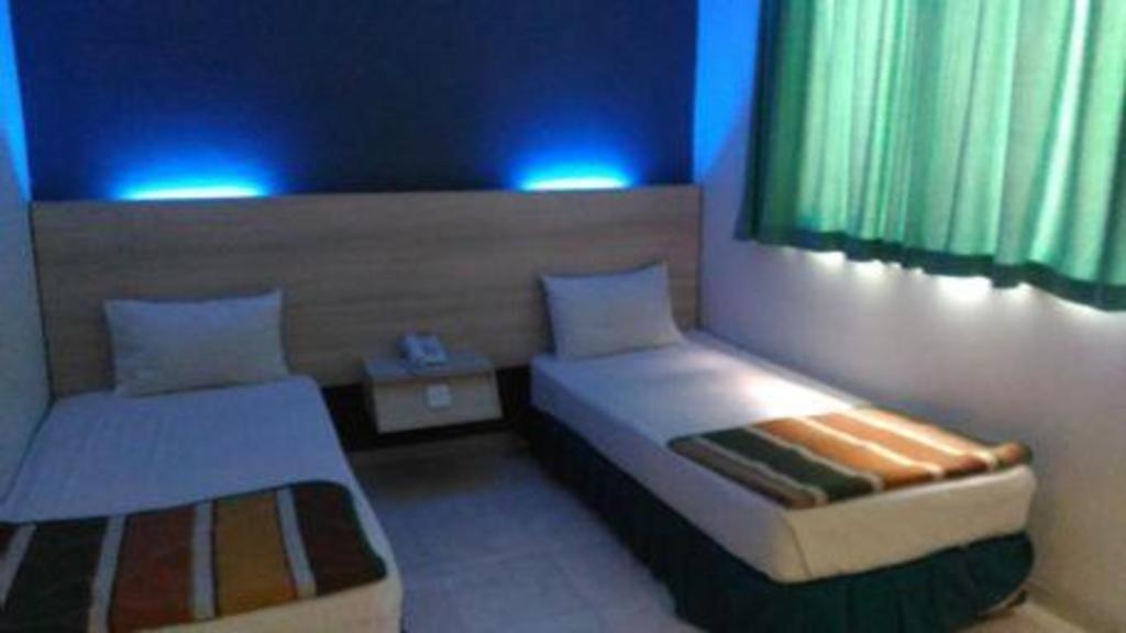 Kharisma Hotel Madiun Exterior foto