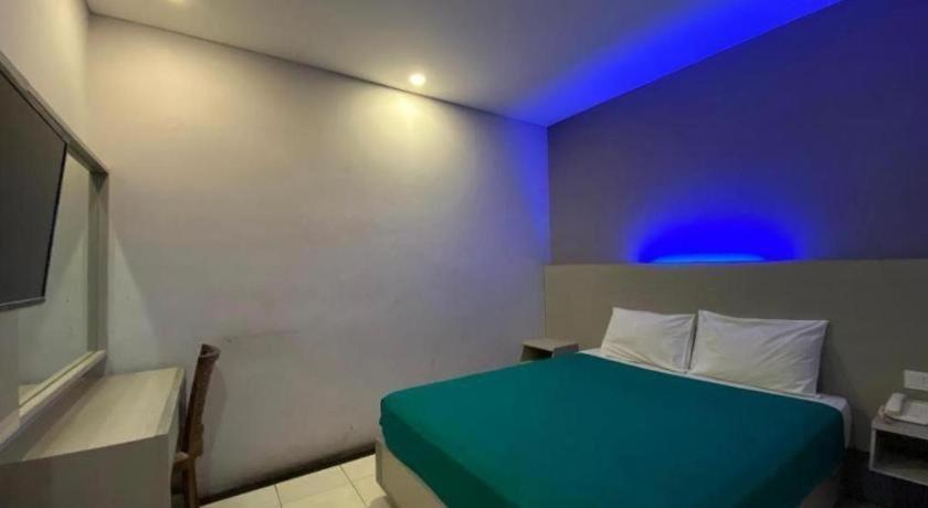 Kharisma Hotel Madiun Exterior foto