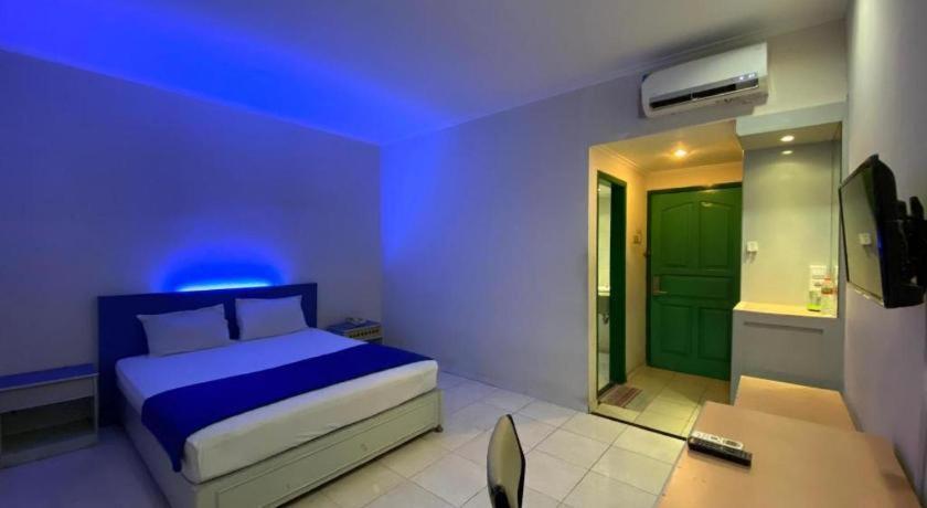 Kharisma Hotel Madiun Exterior foto